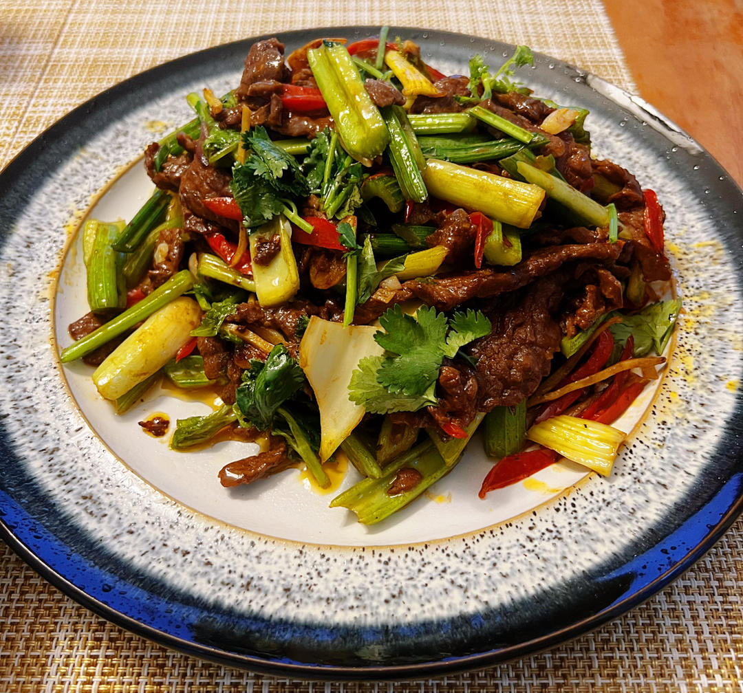 芹菜炒牛肉