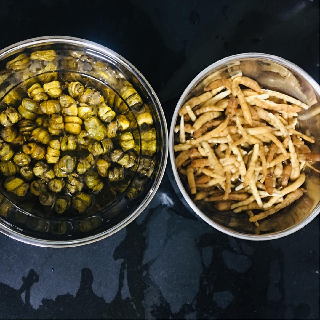 石斛太子参炖汤的做法 步骤1