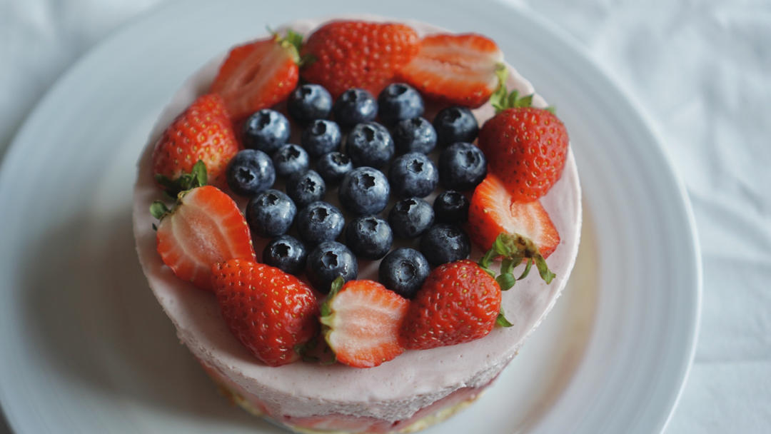 巧克力草莓慕斯蛋糕