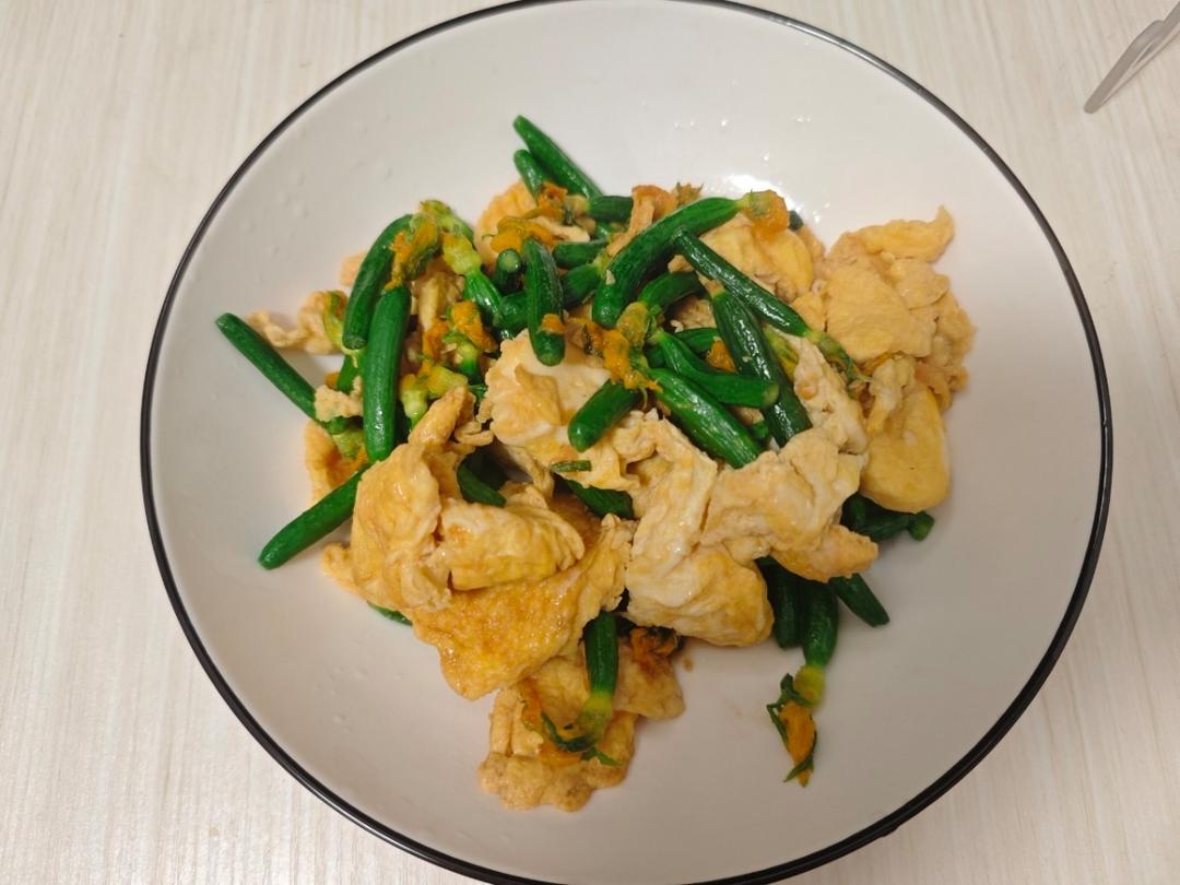 黄瓜花炒鸡蛋