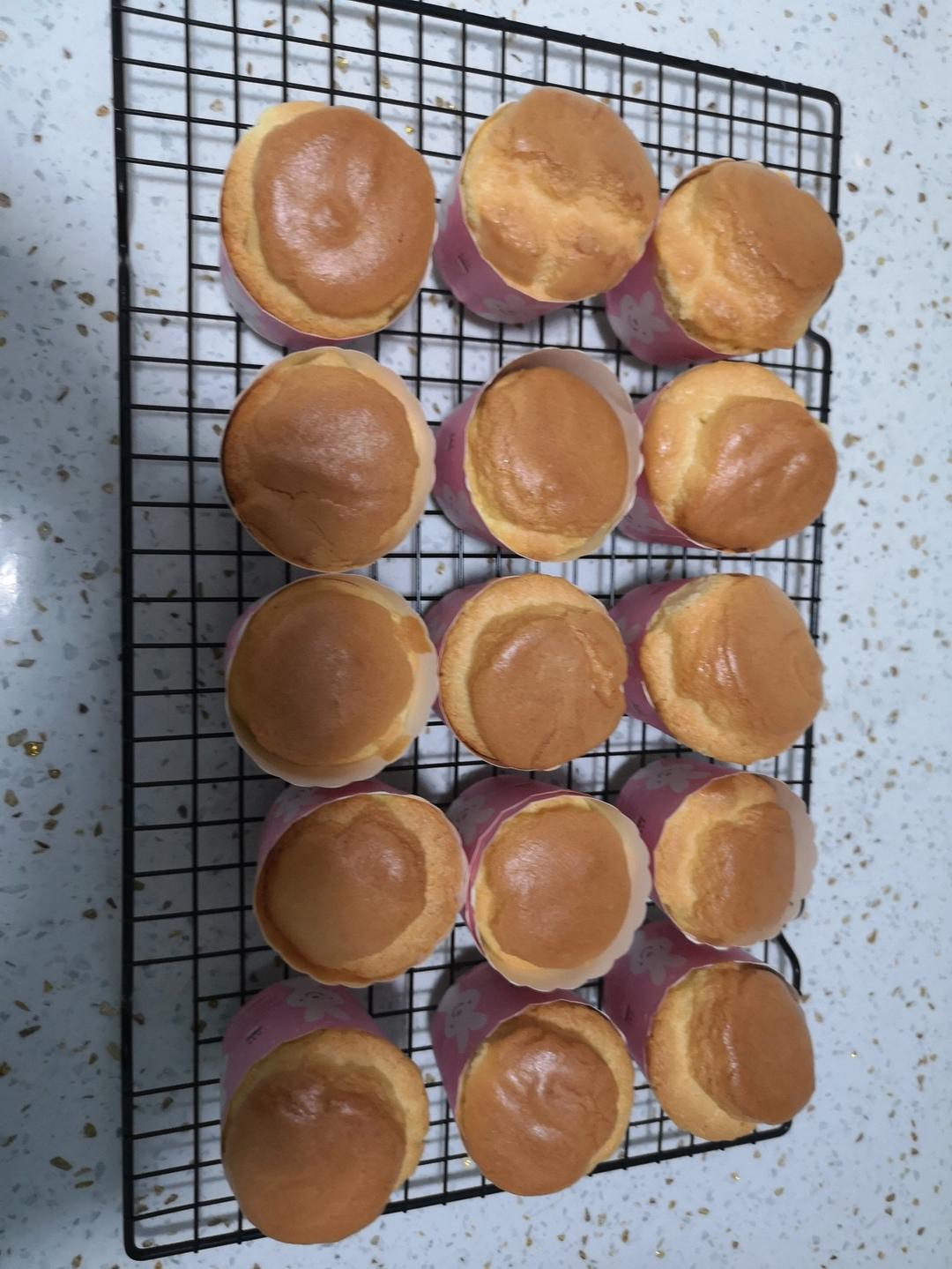 纸杯蛋糕 8寸戚风蛋糕的量