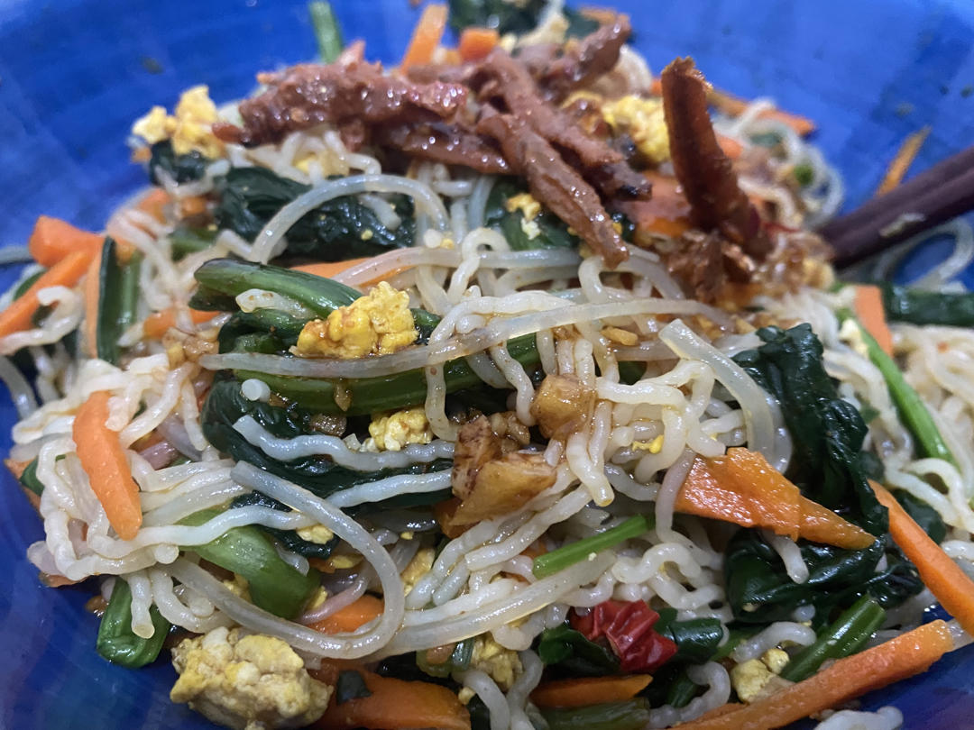 凉拌菠菜粉丝胡萝卜