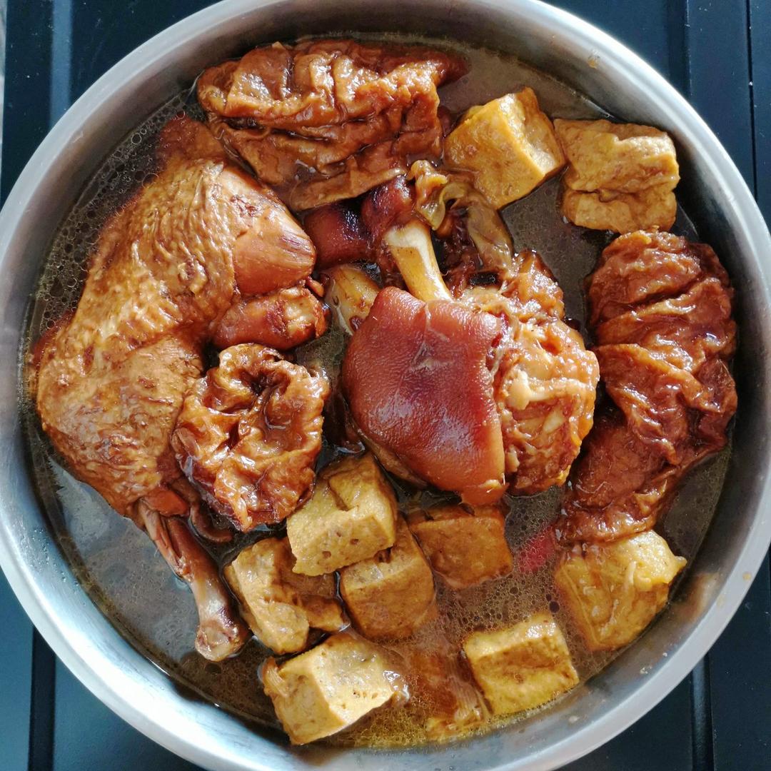 酱香卤猪蹄