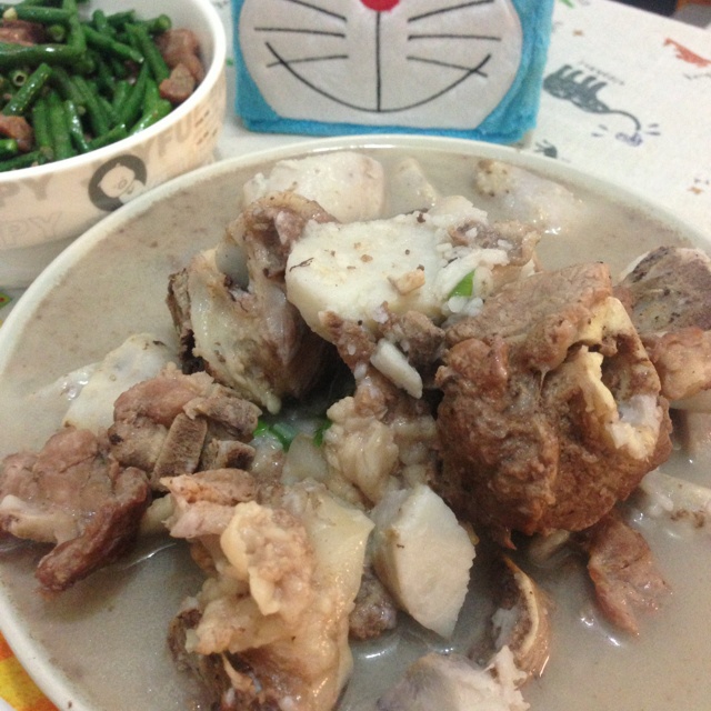 芋艿排骨煲