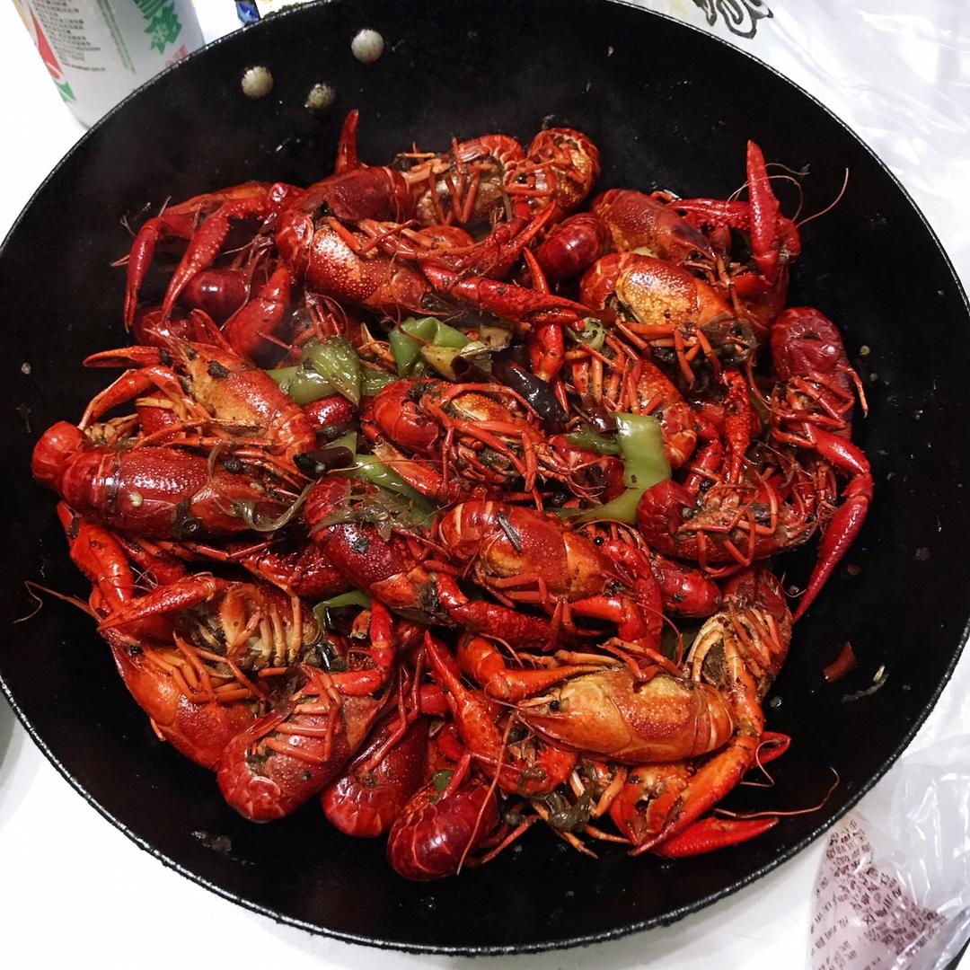 不放火锅底料的麻辣十三香小龙虾（附洗虾去虾线剥虾视频）