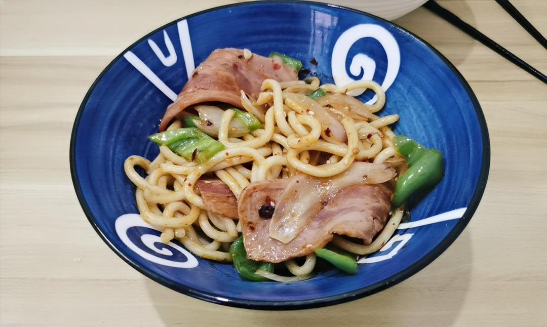 【日式牛肉炒乌冬面】