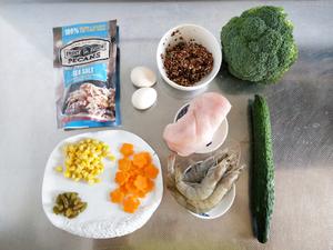 ㊙️高蛋白低热量‼️虾仁鸡胸藜麦沙拉‼️健康百分百的做法 步骤1