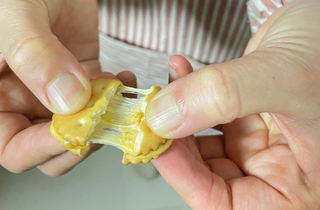 咸蛋黄 拉丝 夹心饼干（超级可口😋的小零食）