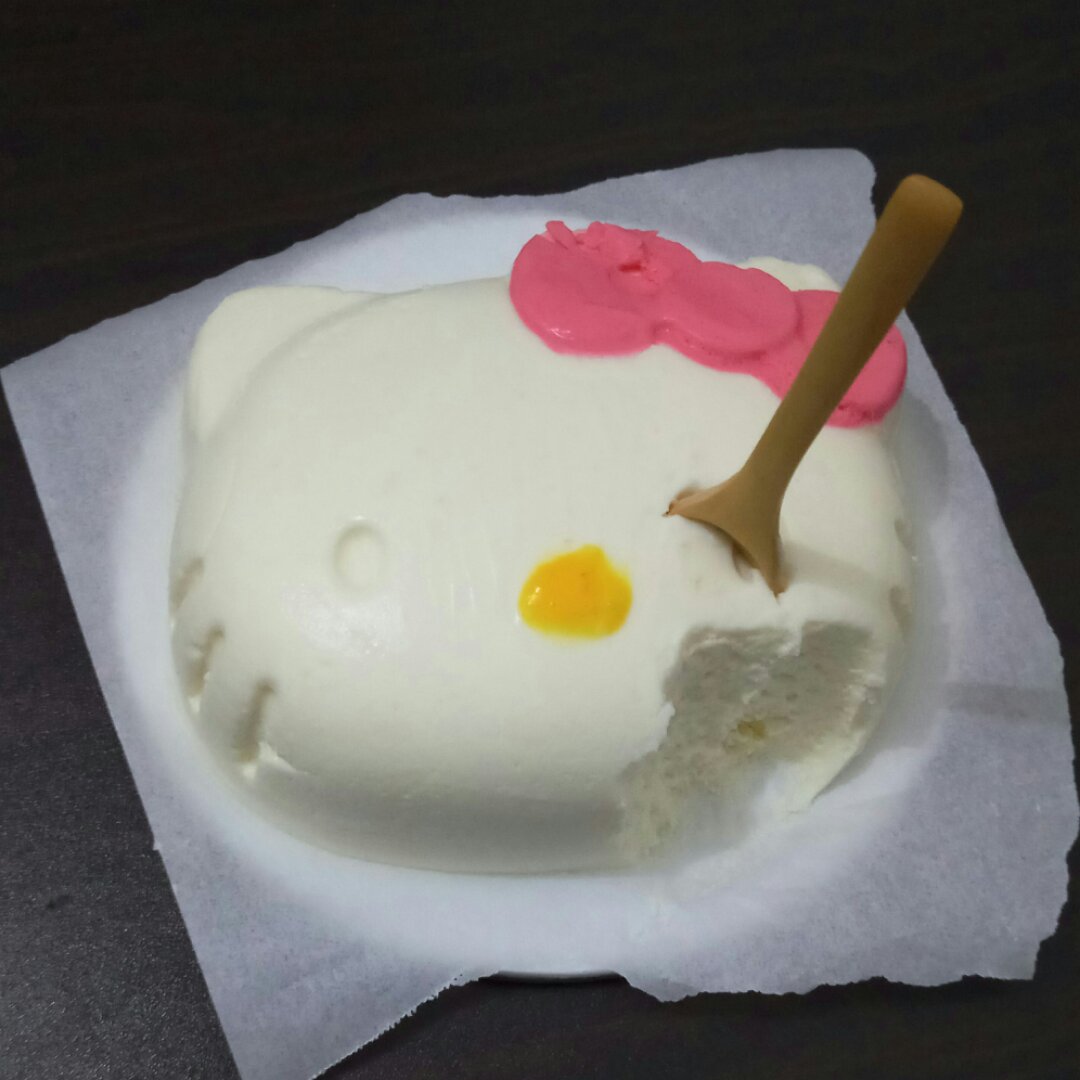 Hello Kitty 酸奶慕斯