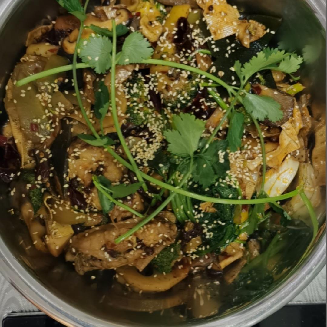 厨师长教你：“麻辣香锅”的正宗做法，看得口水直流 ！