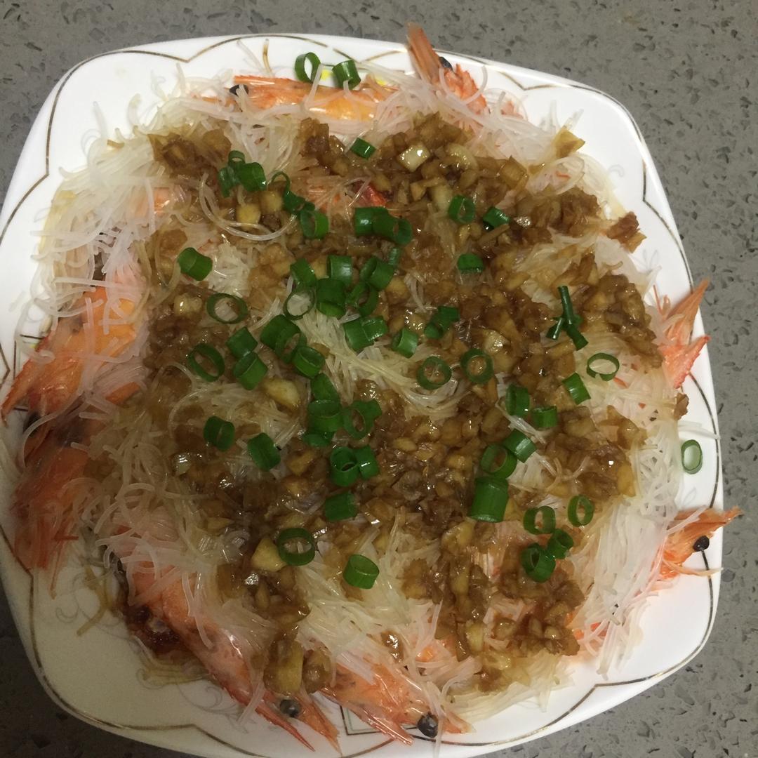 【蒜蓉粉丝蒸虾】