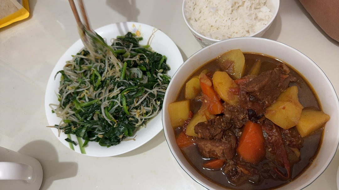 番茄土豆炖牛腩