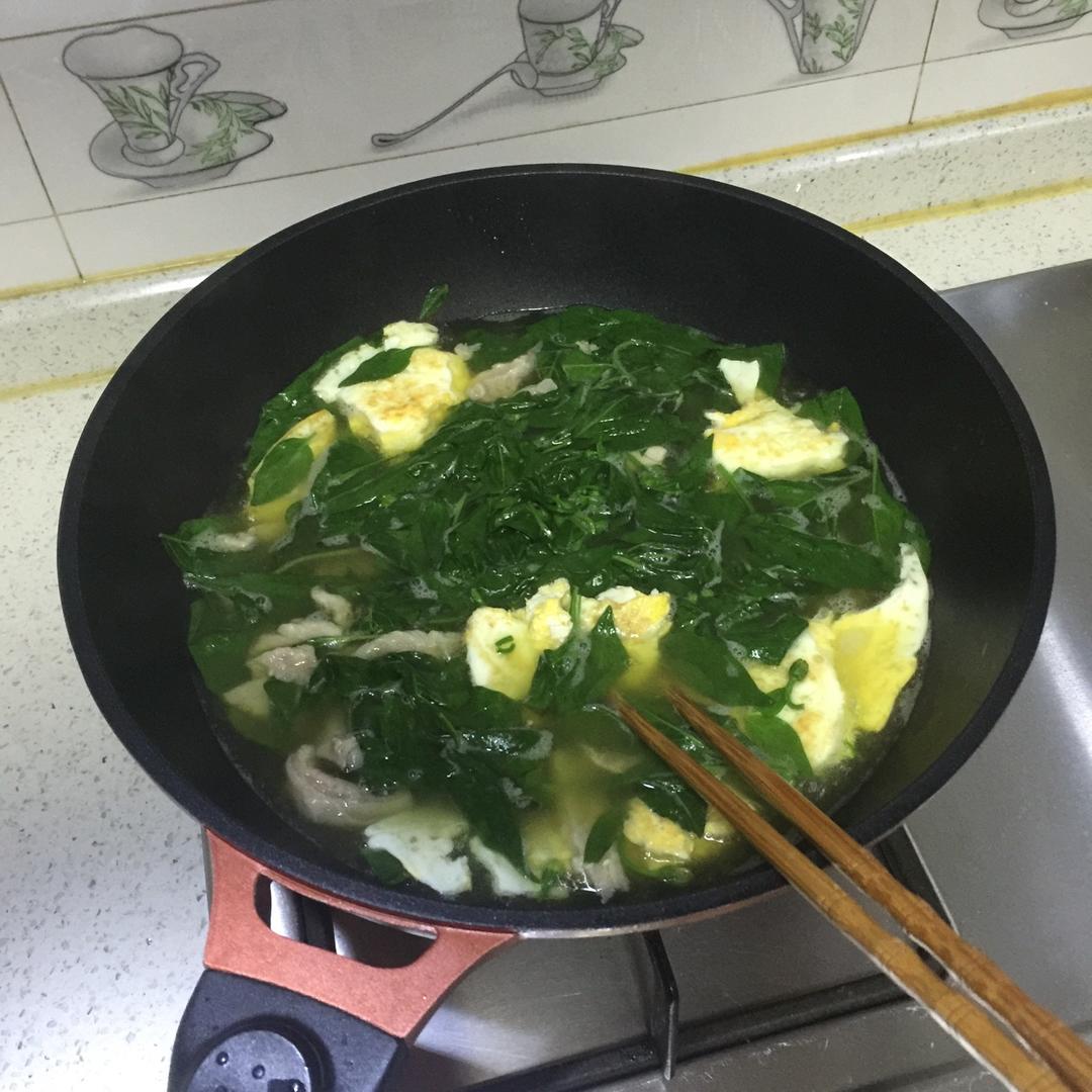 辣椒叶猪肝瘦肉蛋汤