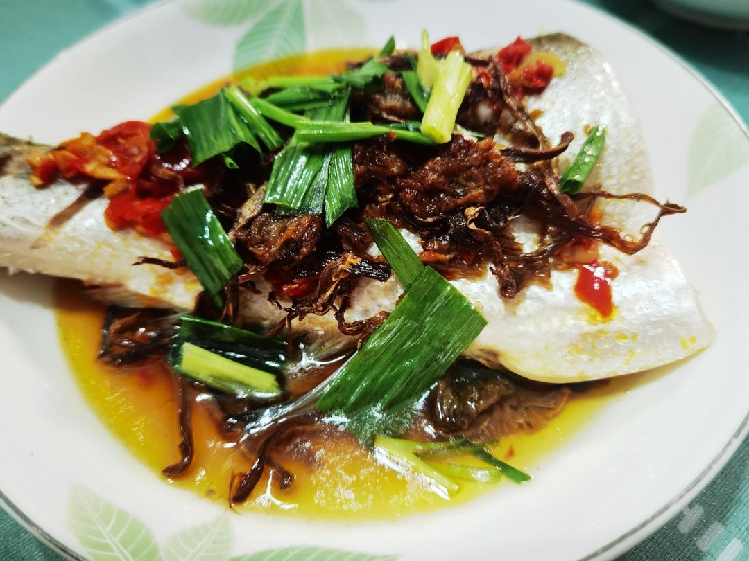 笋干菜吃法3：笋干菜蒸鱼