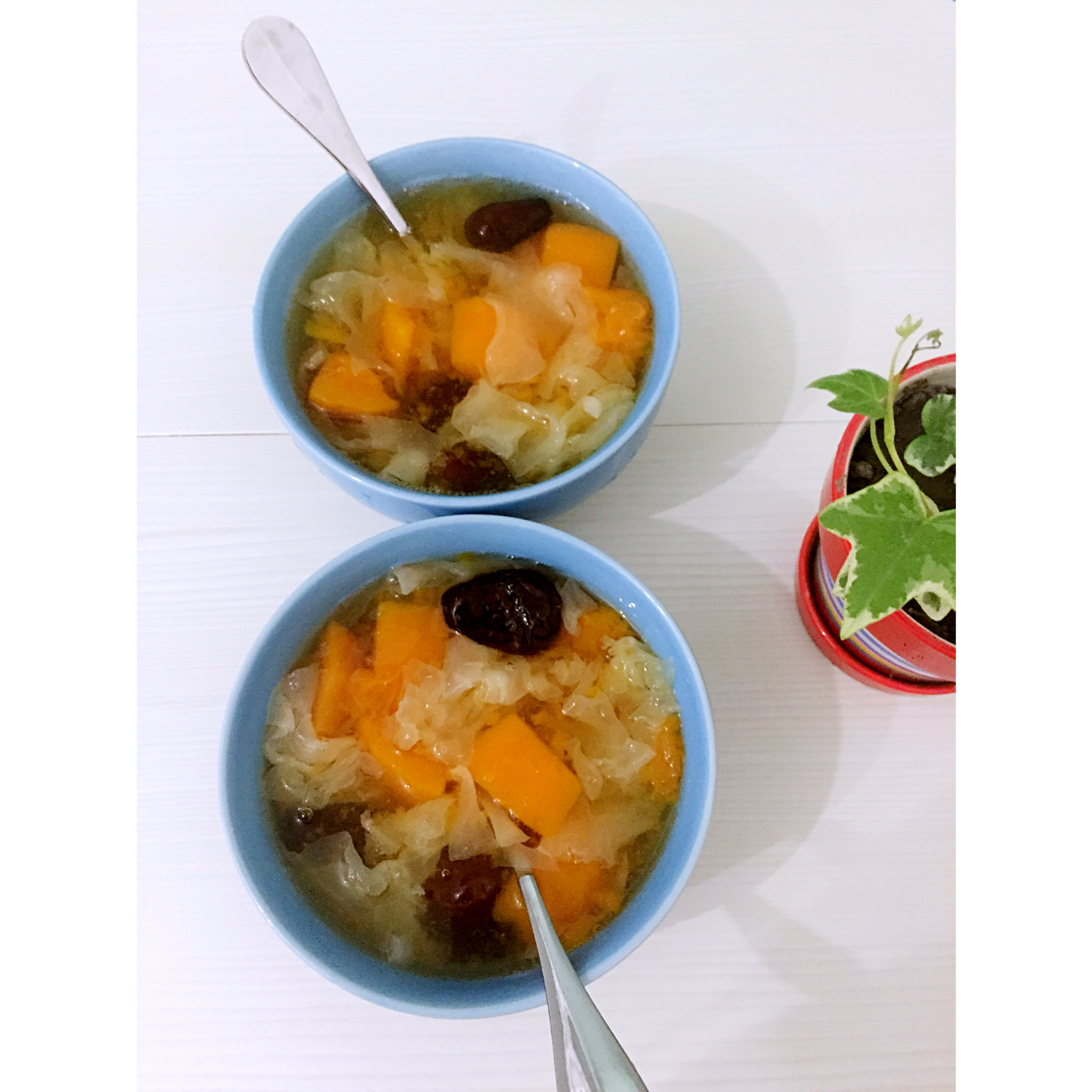 满满胶原蛋白的银耳汤