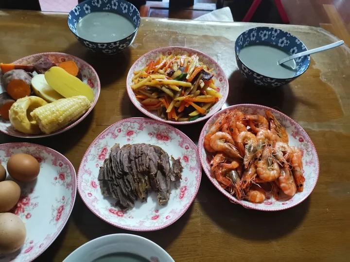 家常芹菜炒土豆条