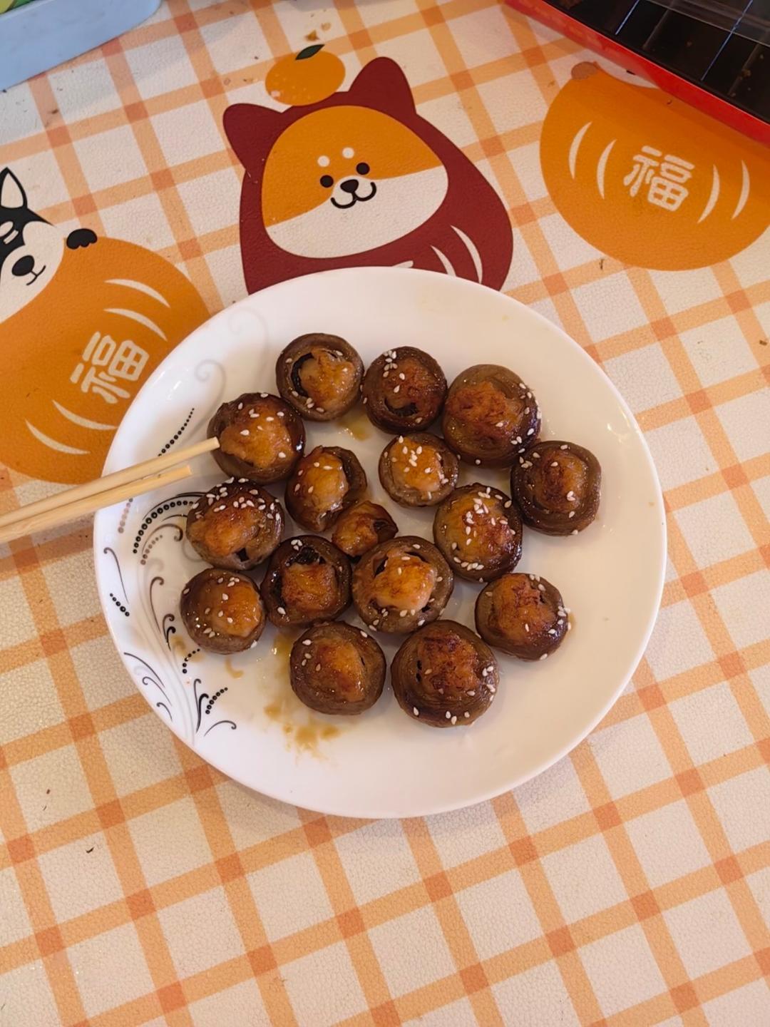一口爆汁的虾滑酿口蘑