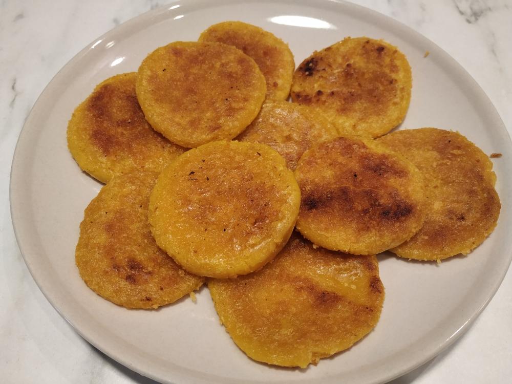 【汐汐家常】电饼铛 | 低油·酥香南瓜饼的做法