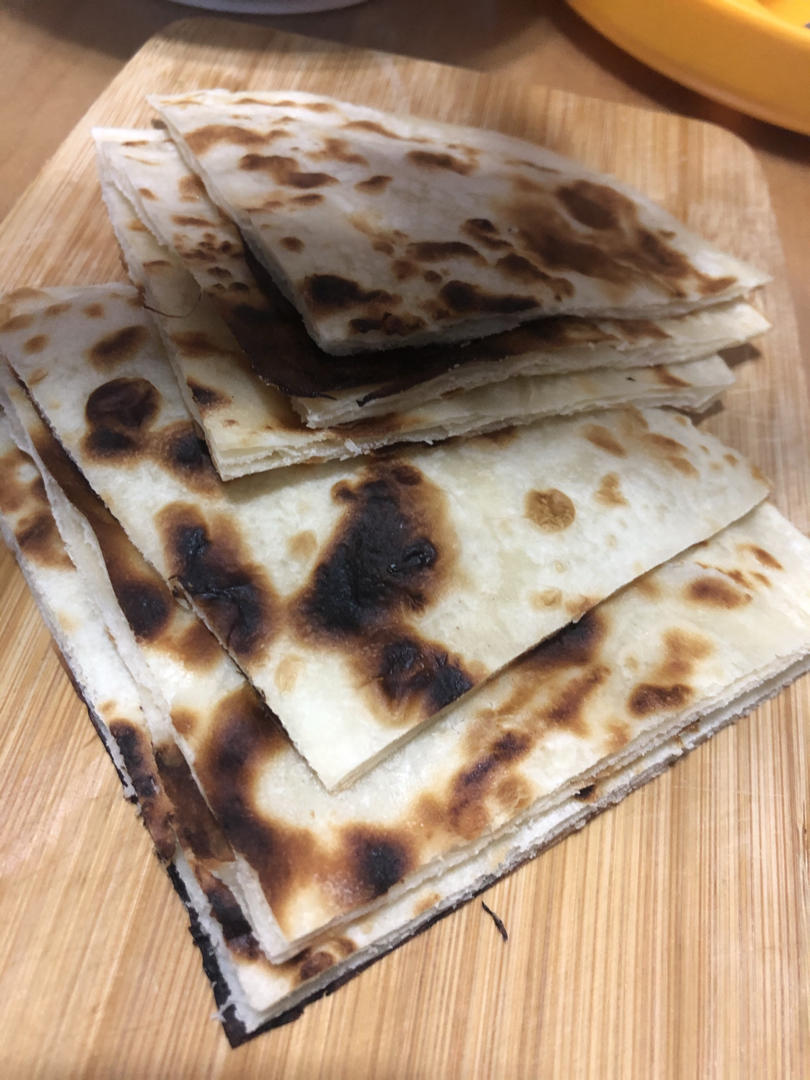 烙饼不硬的小窍门 掌握了你也能看出柔软多层凉了不硬的小油饼