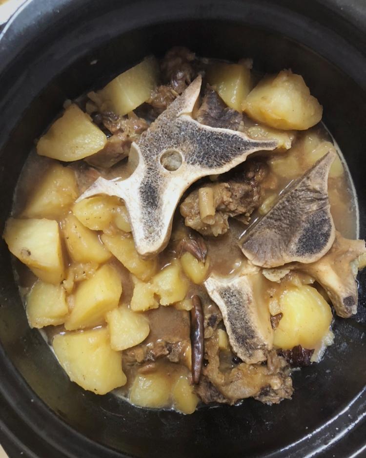 牛脊骨炖土豆
