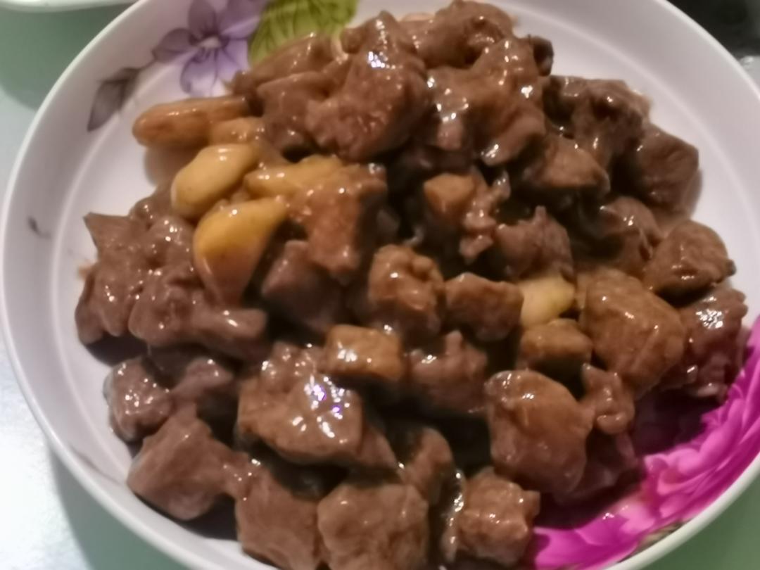 好吃到舔盘的蒜香黑椒牛肉粒