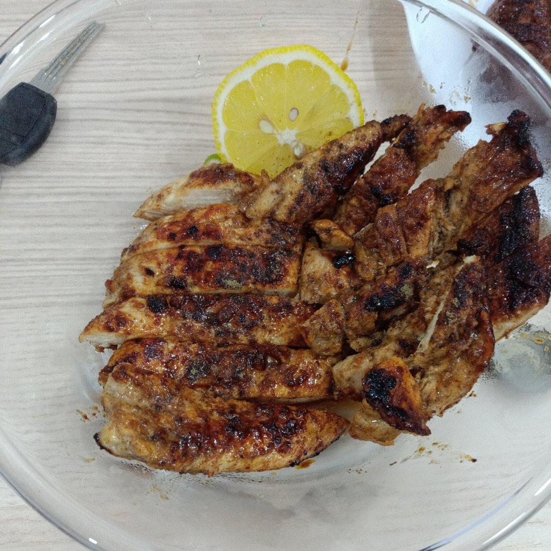 酷炫屌炸天好吃的煎鸡胸肉（香蒜蜂蜜煎鸡胸肉）