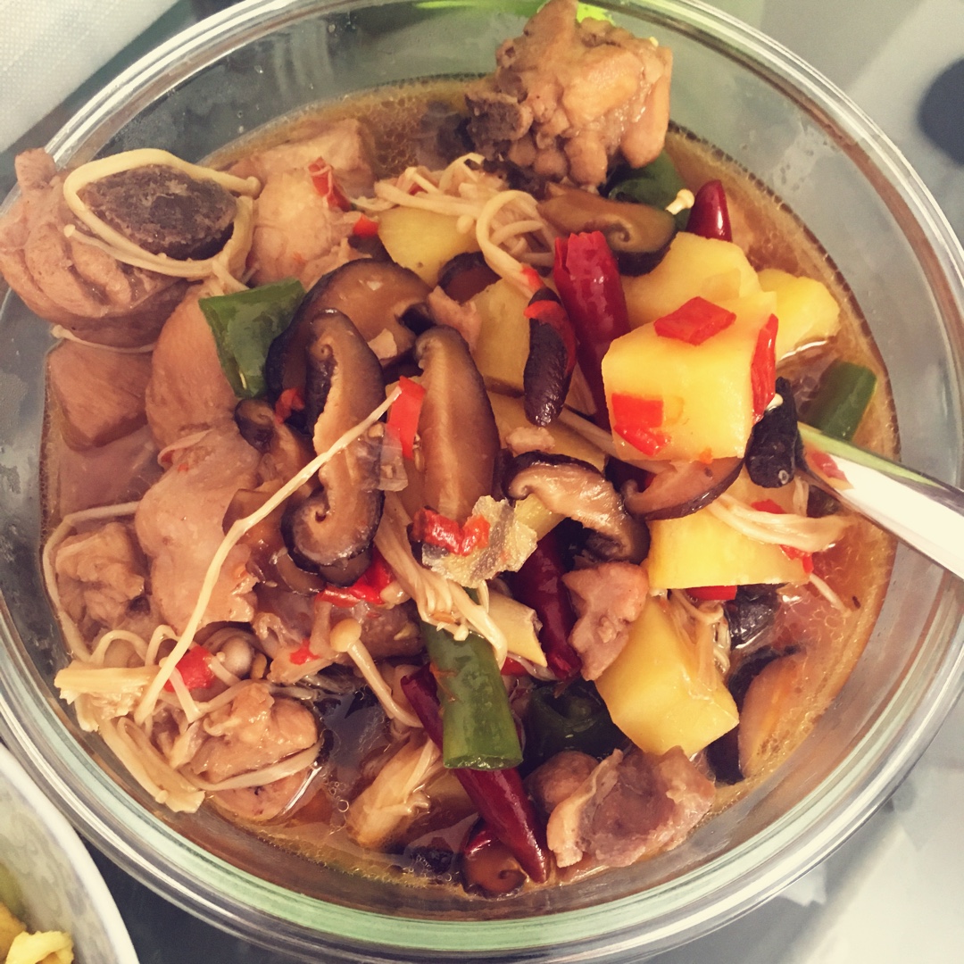 【黄焖鸡米饭】