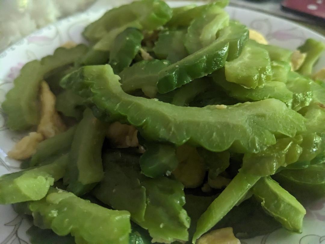 苦瓜炒鸡蛋