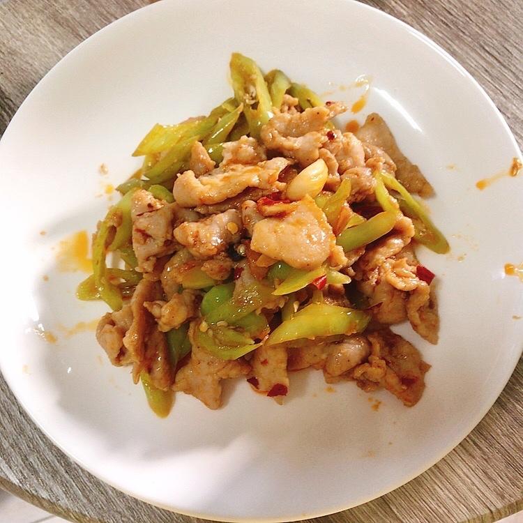 很下饭的豆瓣酱青椒炒肉