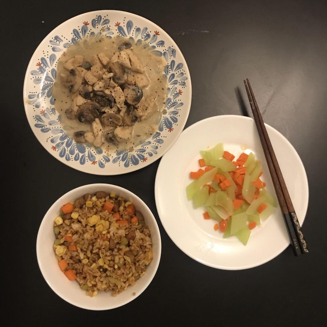蘑菇鸡肉饭