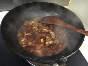 豆腐泡炖白菜的做法 步骤2