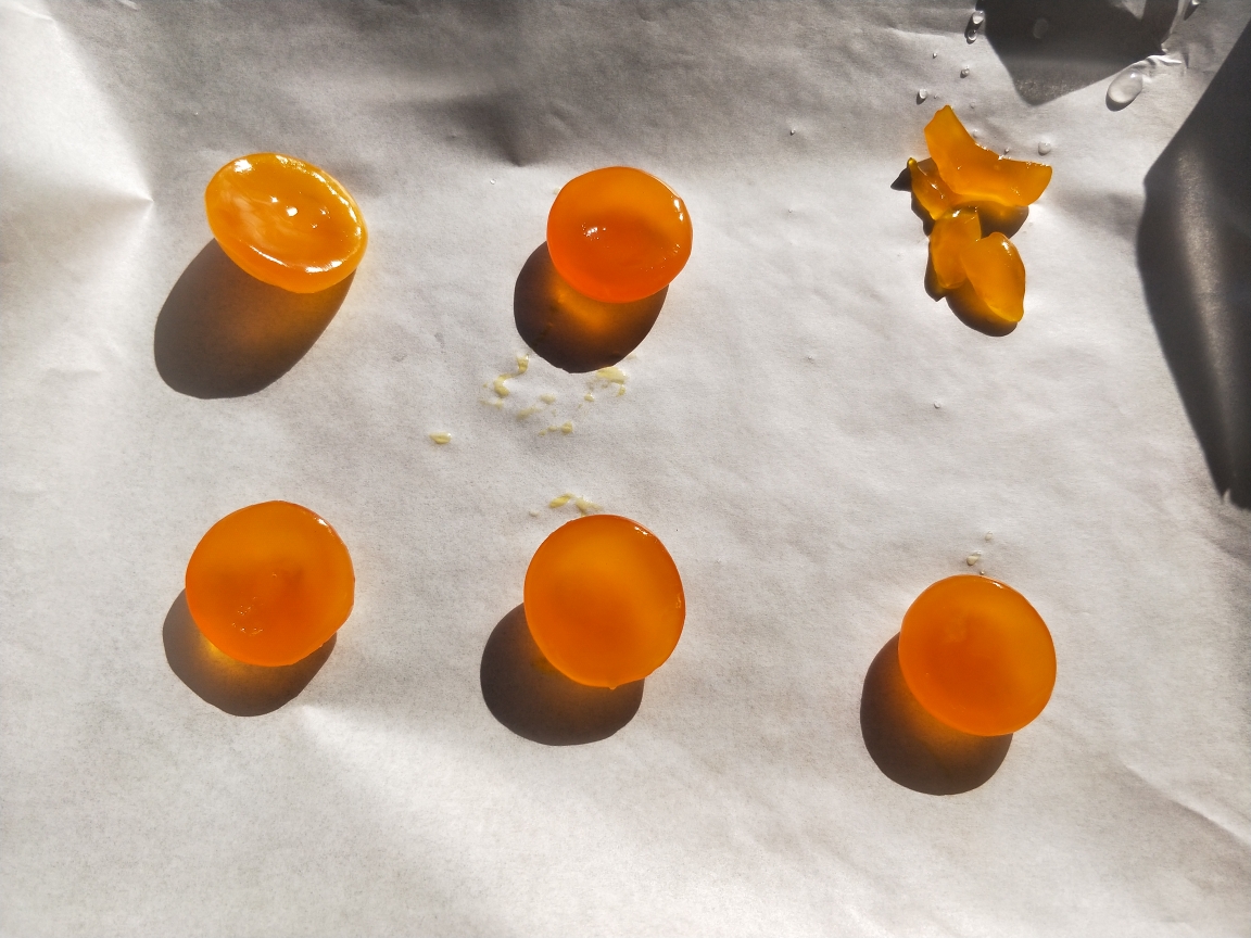 超省材料的自制咸蛋黄的做法