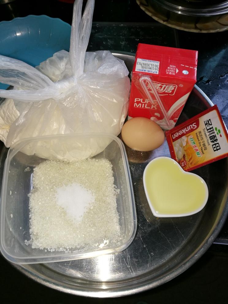 纯奶手撕吐司的做法 步骤1