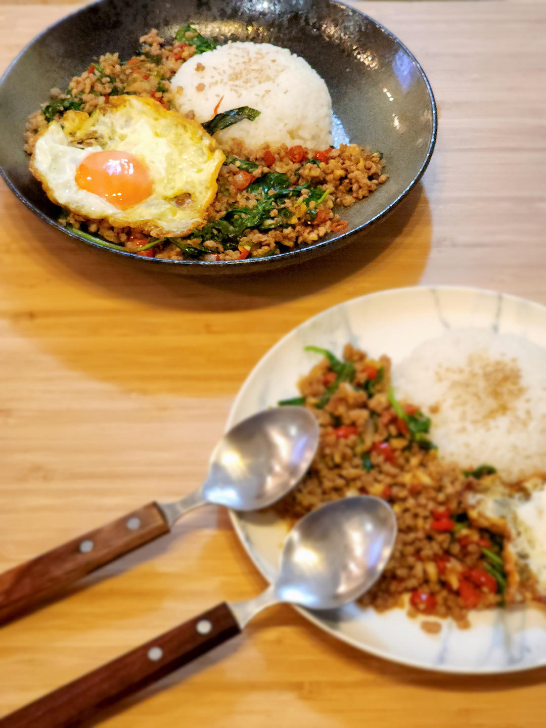 饭扫光—泰式金不换猪肉碎