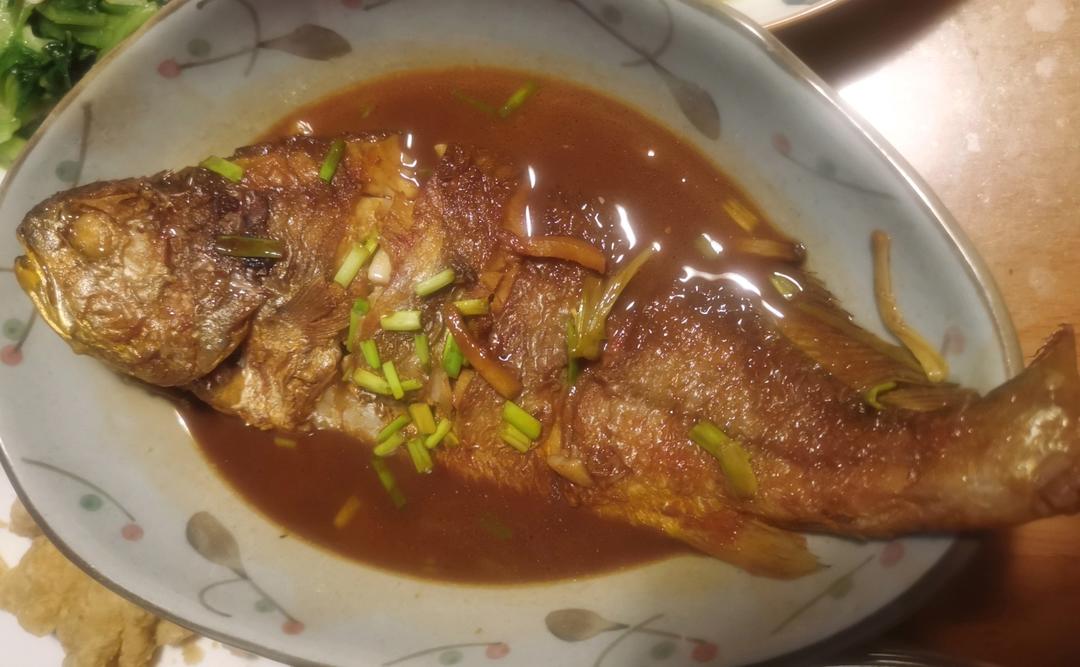 红烧黄鱼—鱼皮不破的小窍门
