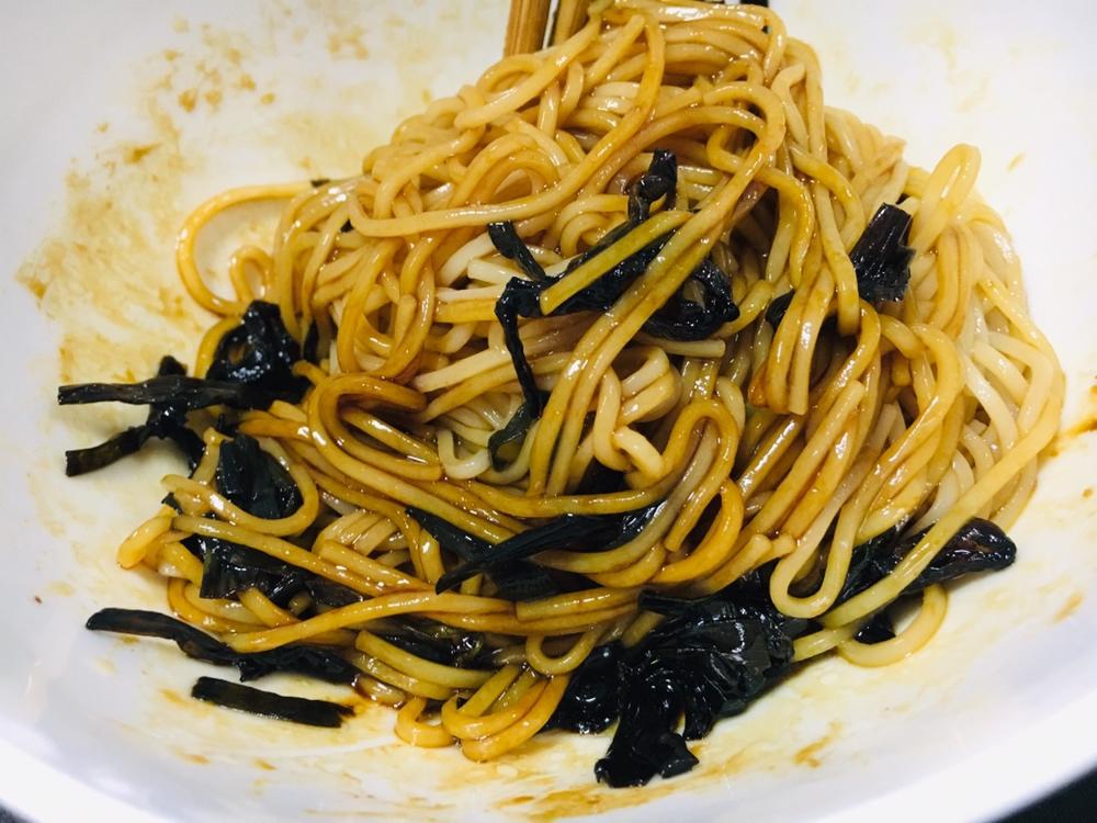 10分钟搞定的一碗葱油拌面