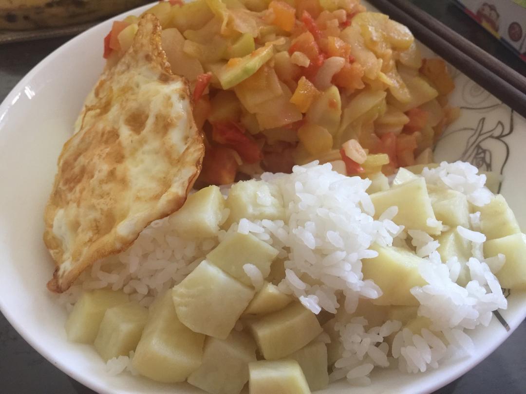 西红柿炒西葫芦