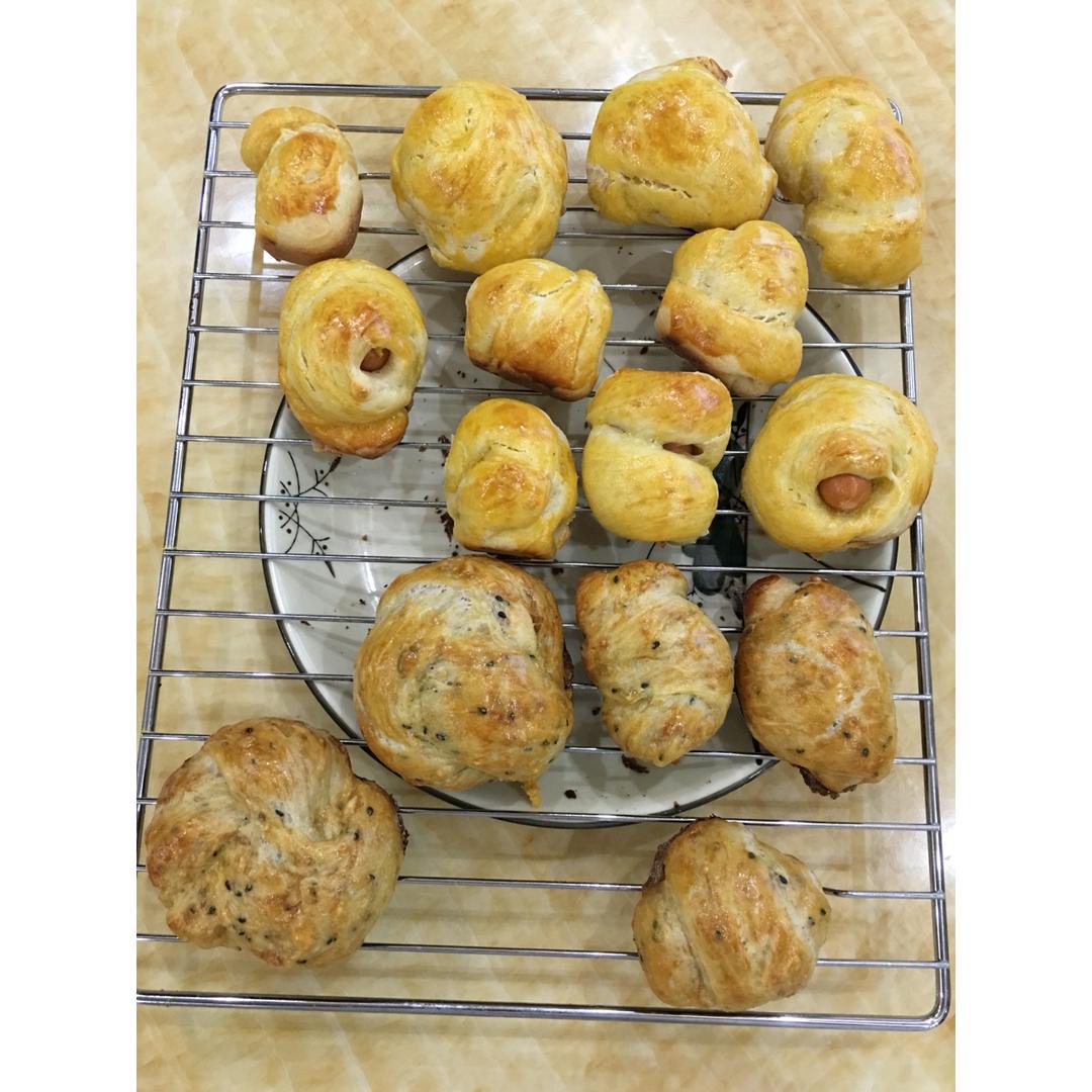 火腿肉松面包卷