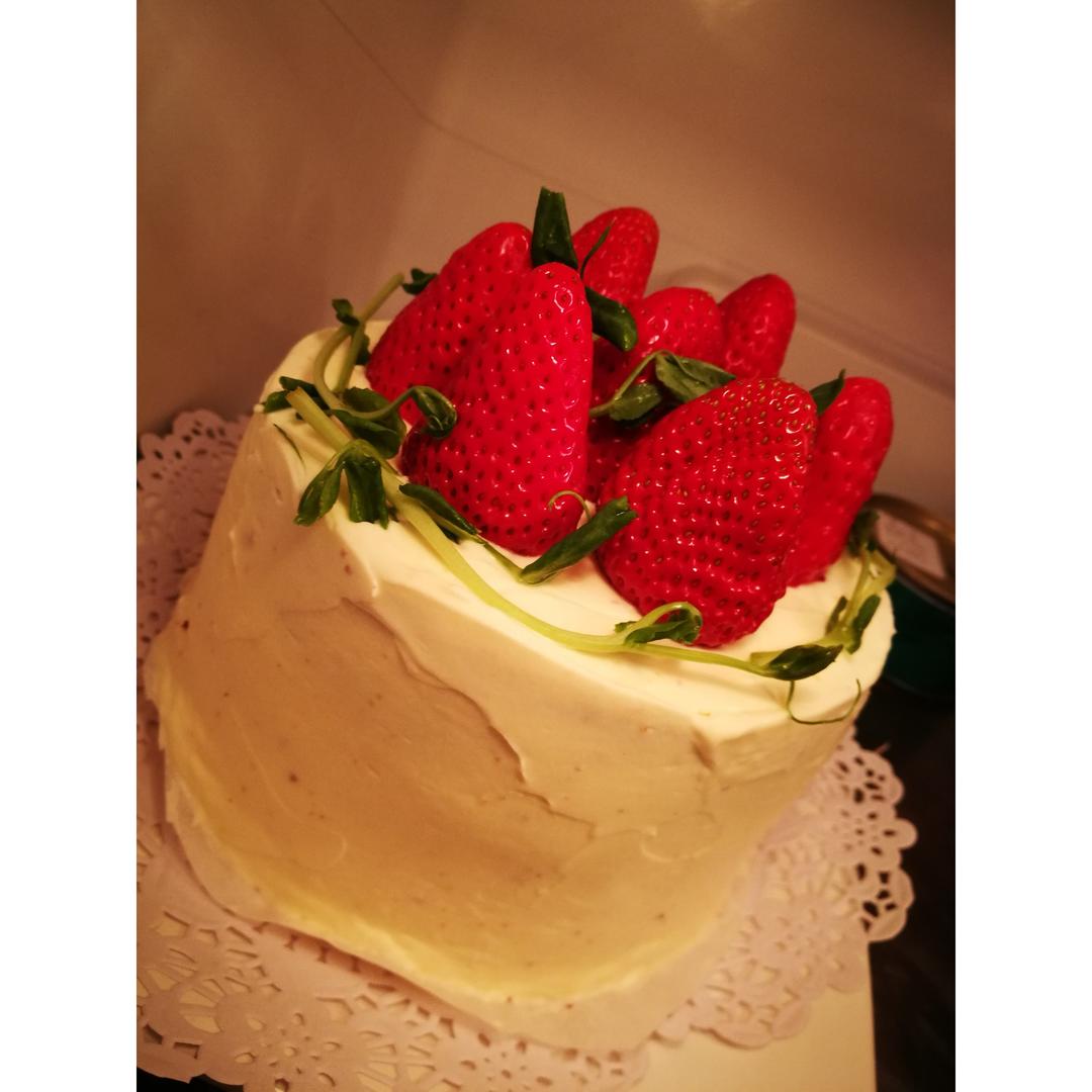 草莓鲜奶油蛋糕