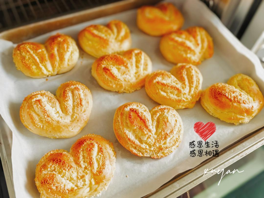 爱心椰蓉面包
