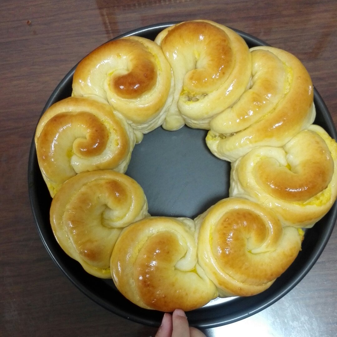 椰蓉花环面包