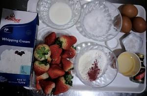 草莓奶油裸蛋糕的做法 步骤1