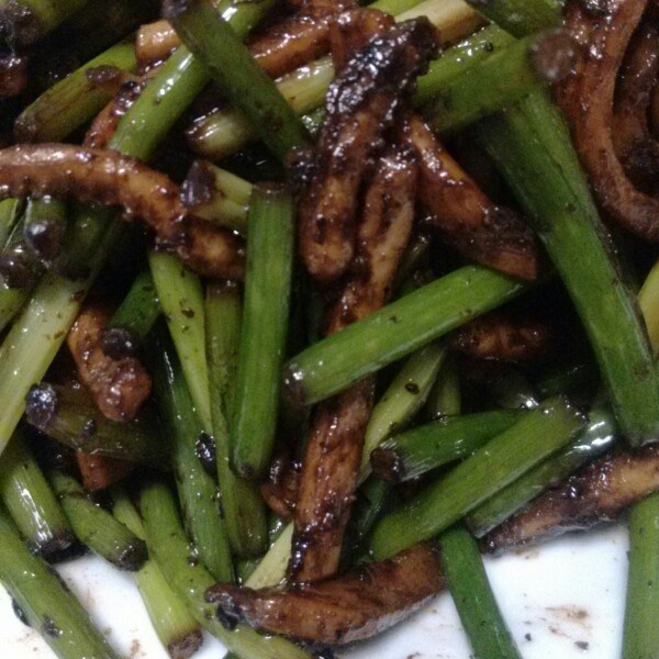 鱿鱼须炒蒜薹