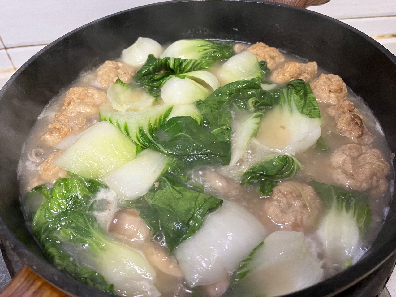 豆腐圆子蘑菇汤的做法