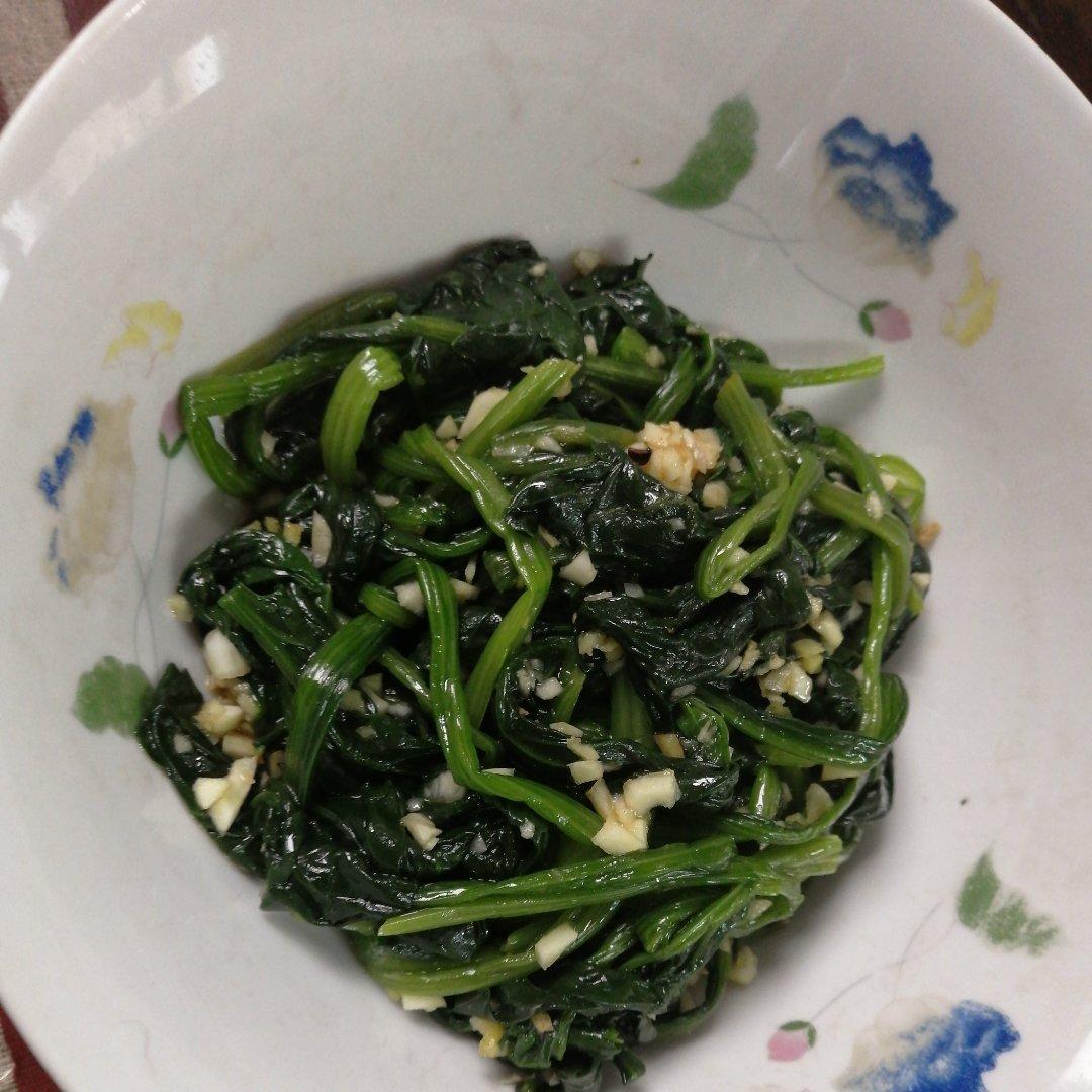 凉拌菠菜(家传秘方)