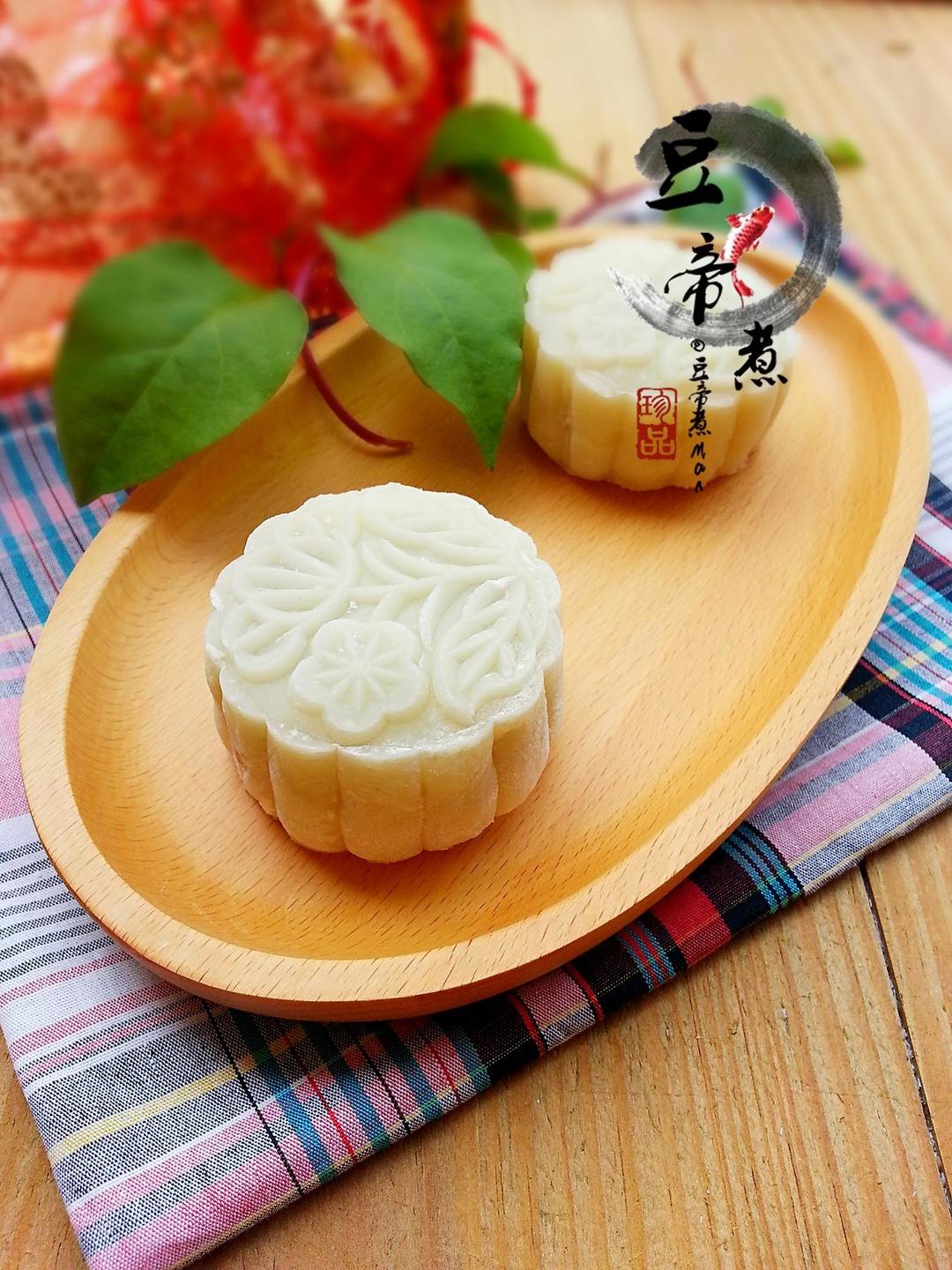 红豆沙冰皮月饼