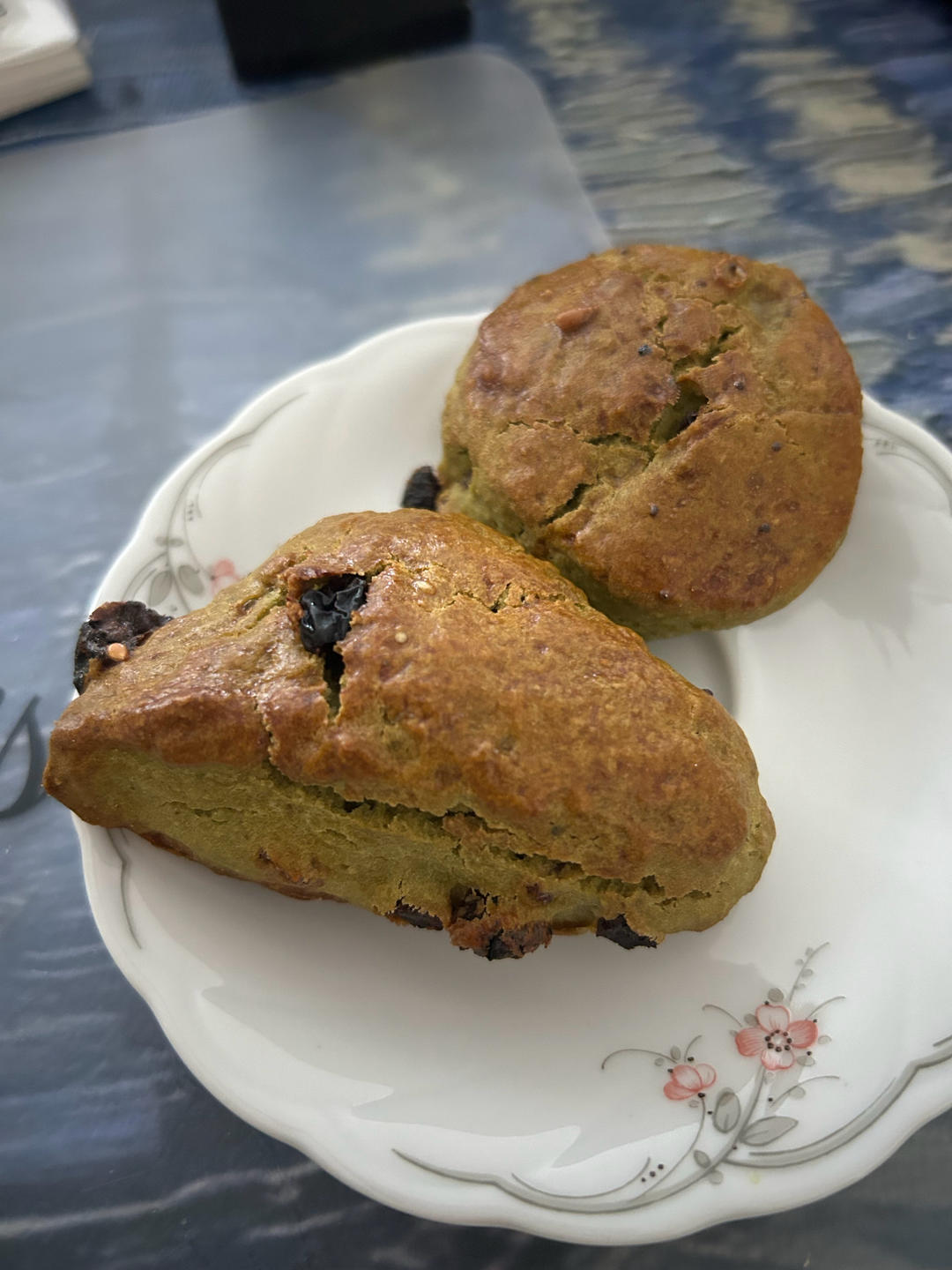 【视频】3分钟 奶油司康Scone(可能是世界上最快手的司康) 消耗淡奶油～