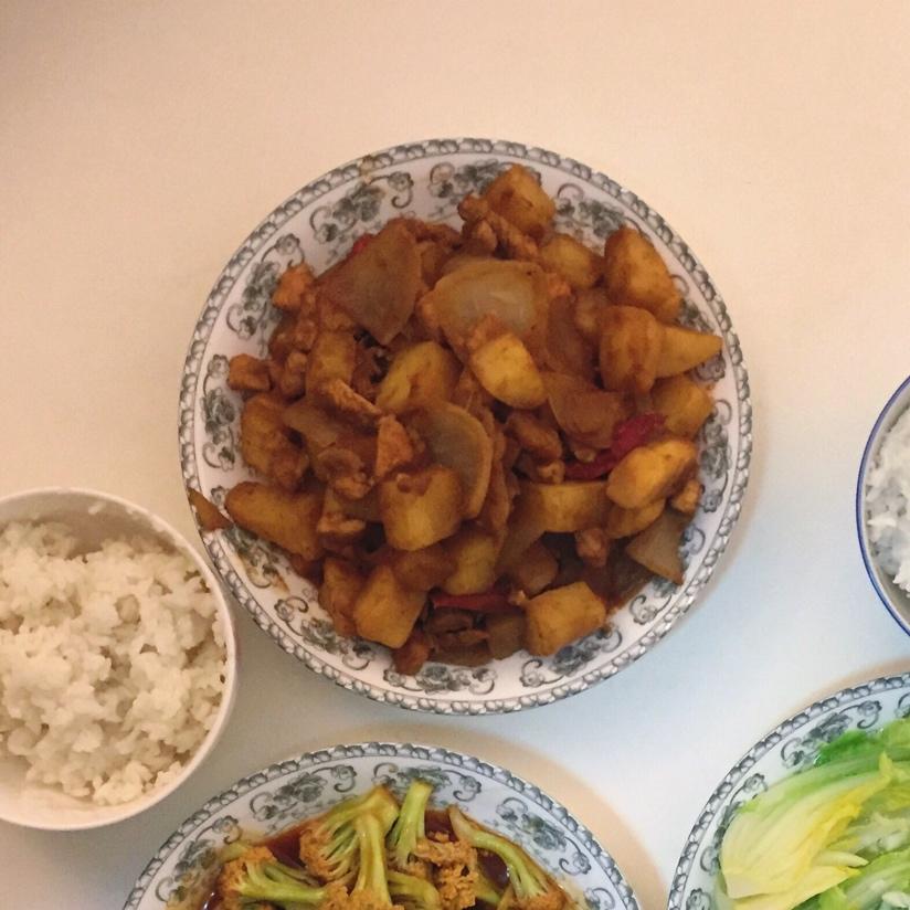 鸡胸肉炖土豆