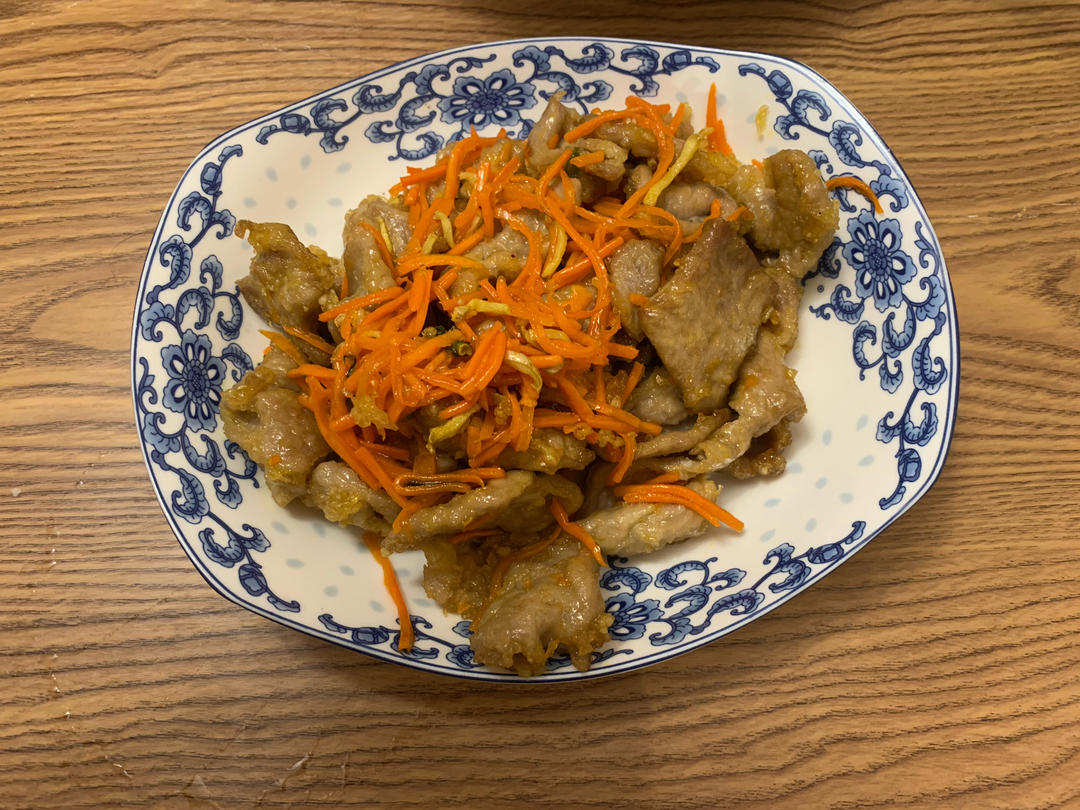 厨师长教你：“锅包肉”的家常做法，色泽金黄，口味酸甜！