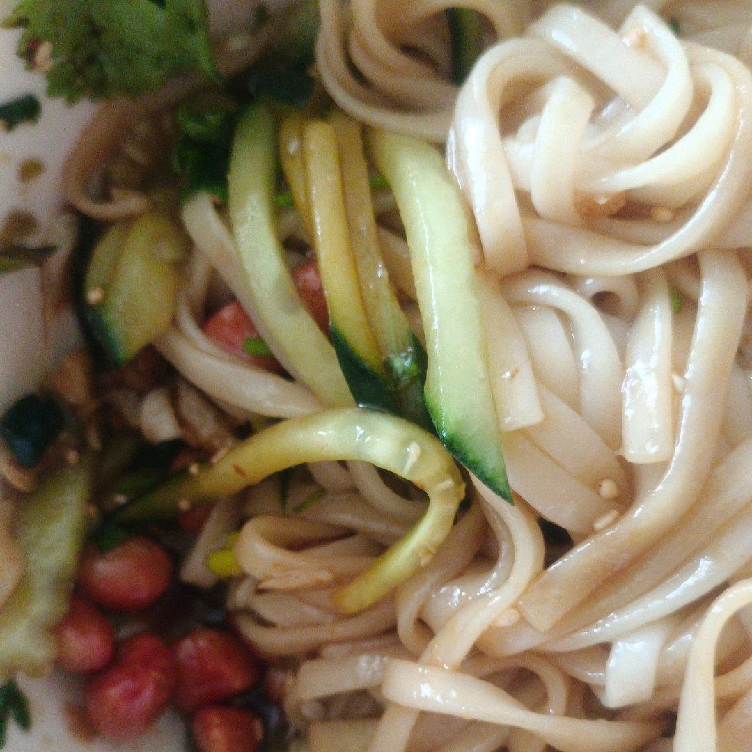 巨好吃㊙️酸辣凉拌面❗️十分钟搞定，简单快手❗️